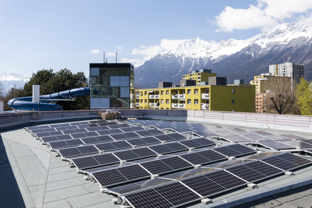 Hallenbad O-Dorf PV-Dach