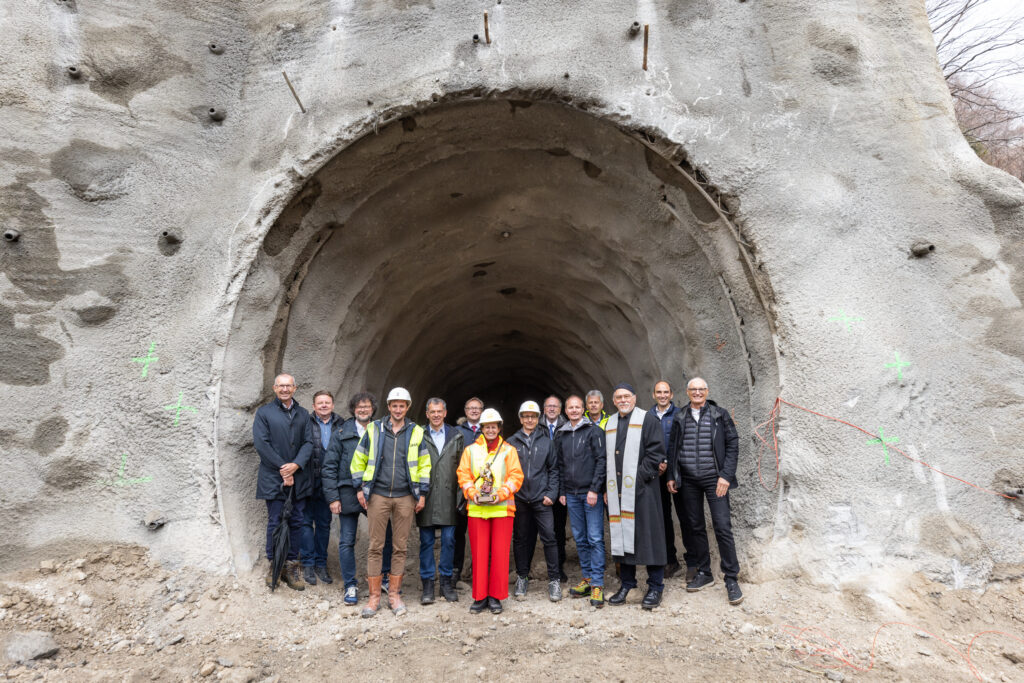 Mit der Tunnelanschlagfeier im April startete das Großprojekt offiziell.